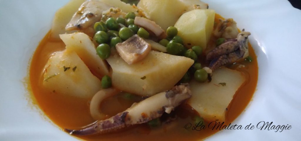 Guiso de sepia con patatas y guisantes