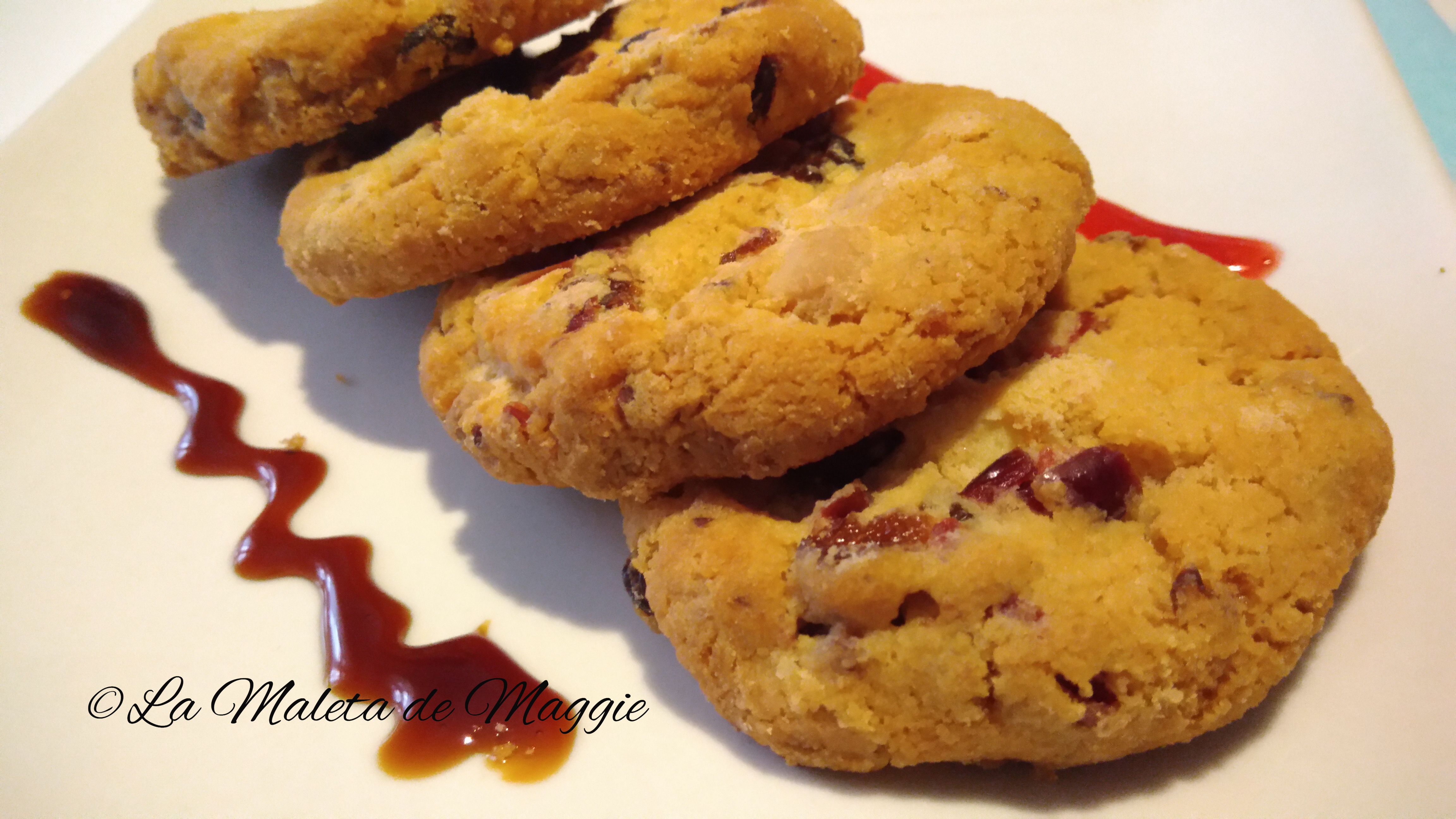 Galletas de chocolate blanco y arándanos