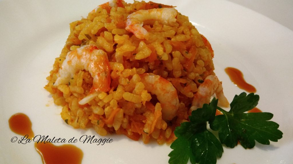 Arroz frito con verduras gambas y salsa de soja