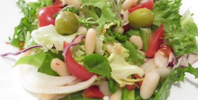 Ensalada de judías blancas con verduras