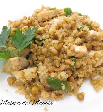 quinoa con lentejas, pollo y pimiento