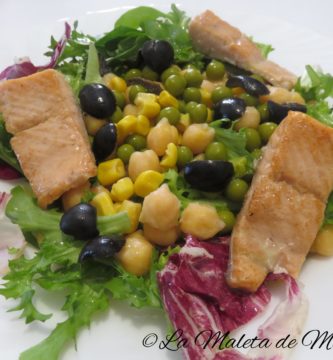 Ensalada de garbanzos con salmón