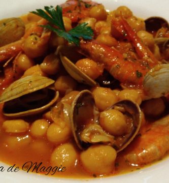 Garbanzos con almejas y gambas