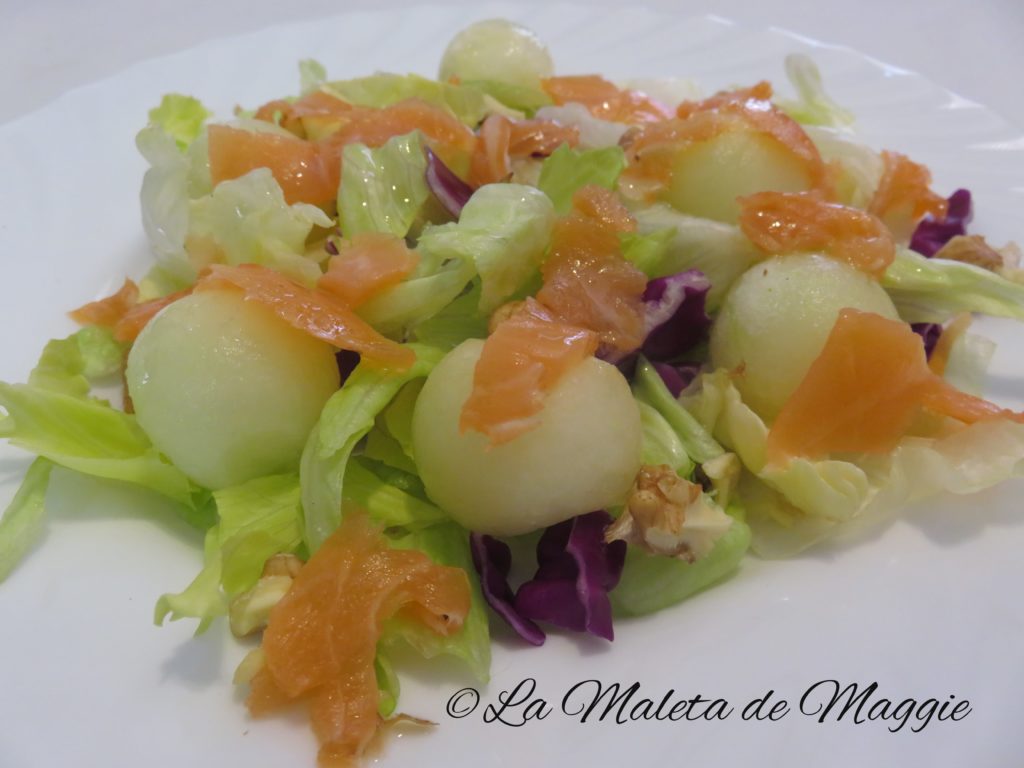 Ensalada de salmón ahumado y melón