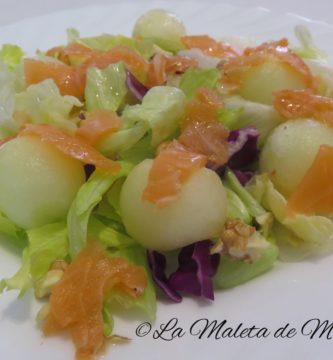 Ensalada de salmón ahumado y melón