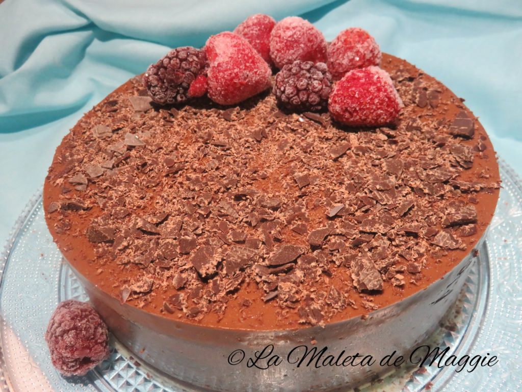 Tarta de turrón de chocolate con crujientes