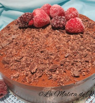 Tarta de turrón de chocolate con crujientes