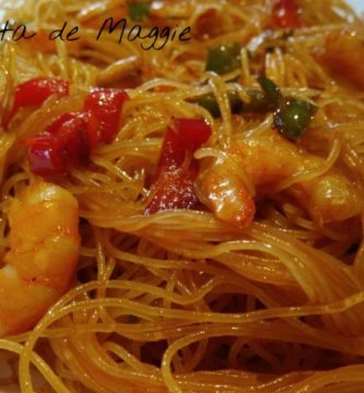 Fideos de arroz con gambas en salsa de soja