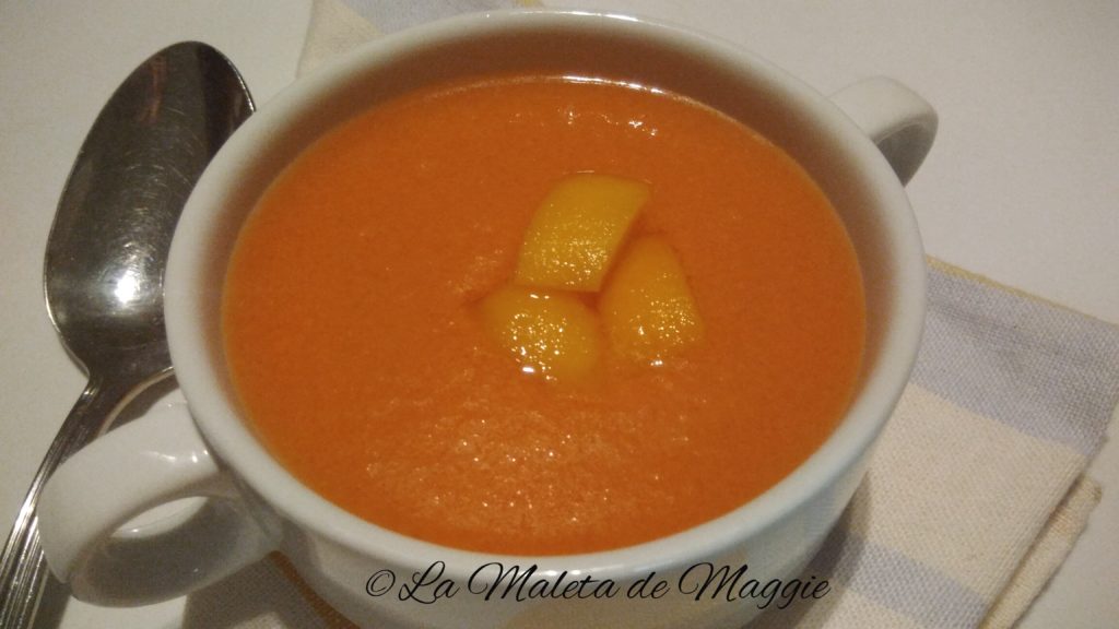 Gazpacho de níspero con tomate