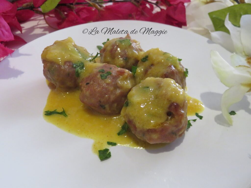 albóndigas al curry