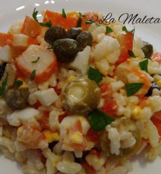 Ensalada de surimi y arroz