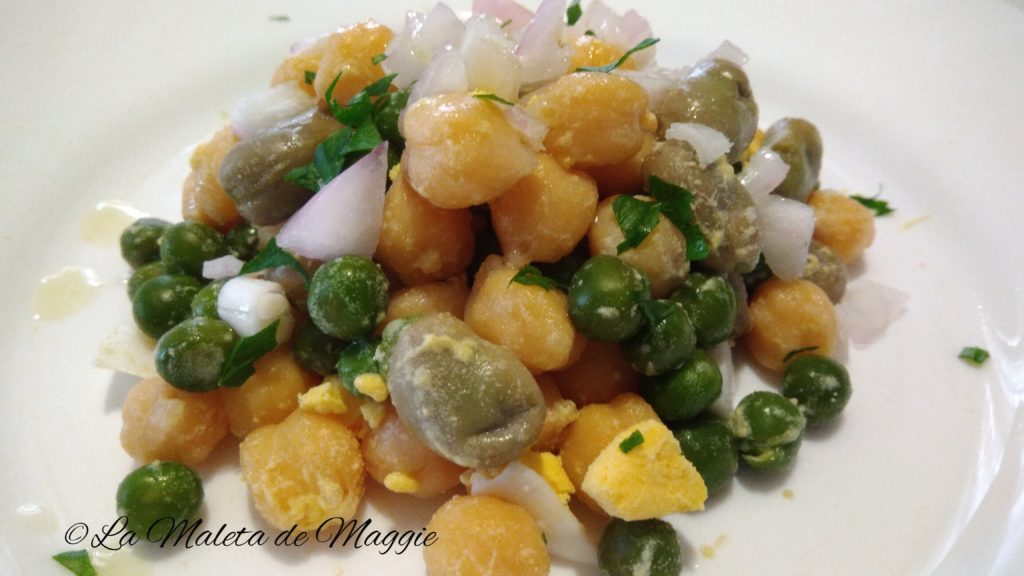 Ensalada de garbanzos con habas y guisantes