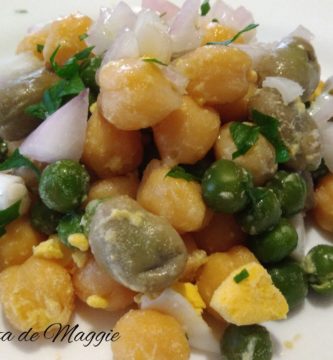 Ensalada de garbanzos con habas y guisantes