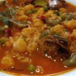 Garbanzos con arroz, habas y alcachofas