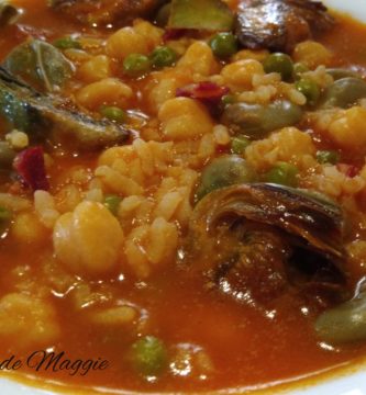 Garbanzos con arroz, habas y alcachofas