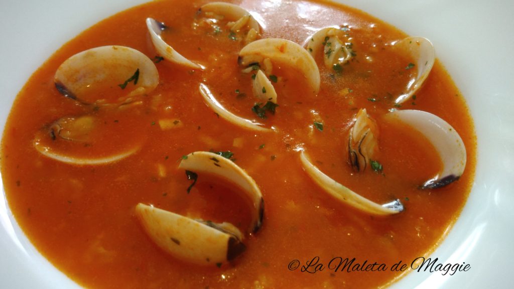 Sopa de almejas con arroz