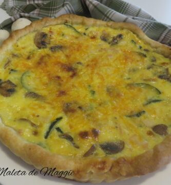 Quiche-de-champiñones-pollo-y-calabacín