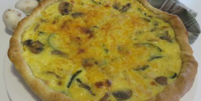 Quiche-de-champiñones-pollo-y-calabacín