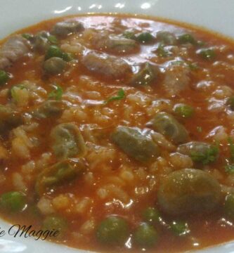 Arroz con salchichas y verduras