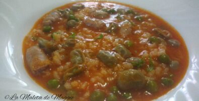 Arroz con salchichas y verduras