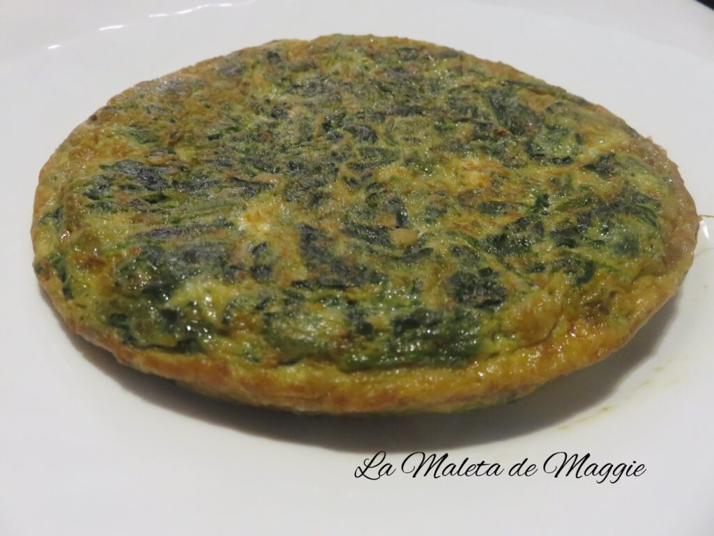 tortilla de patatas, cebolla y espinacas