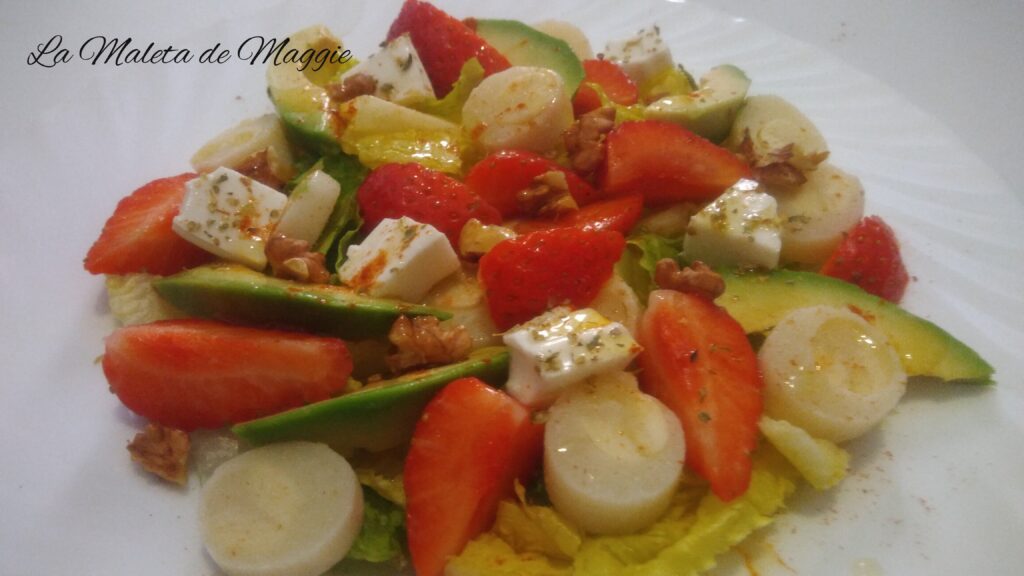 ensalada con palmitos y fresas