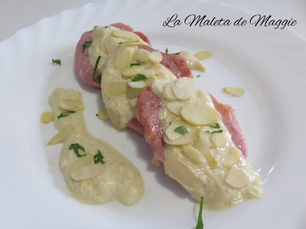 medallones de solomillo en salsa de almendras