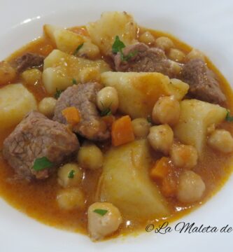 guiso de patatas, ternera y garbanzos