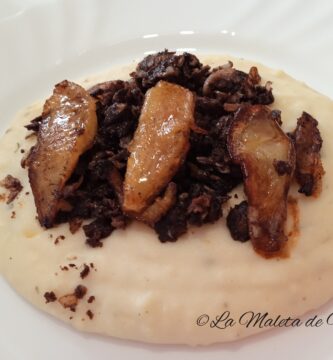 Puré de patatas con morcilla y manzana