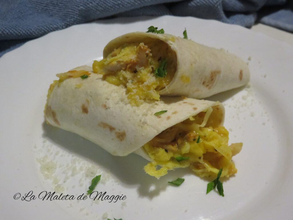 wrap de pollo, huevo y queso