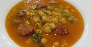 Guiso de garbanzos con arroz