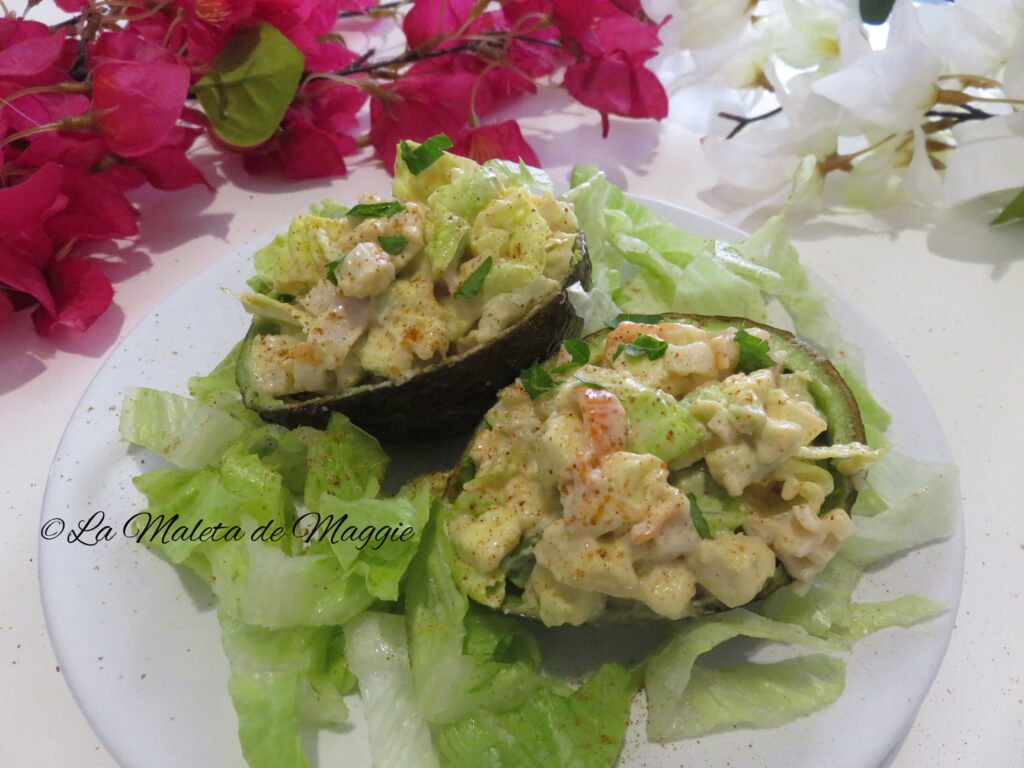 Aguacate relleno de surimi