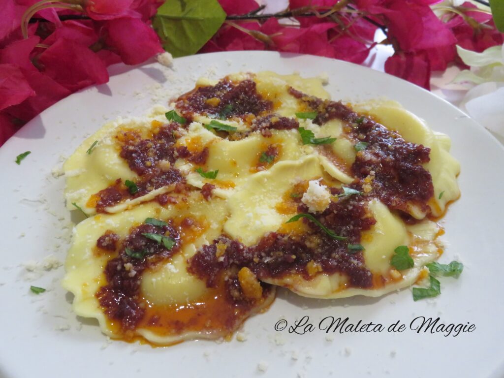 Raviolis en salsa de sobrasada y miel