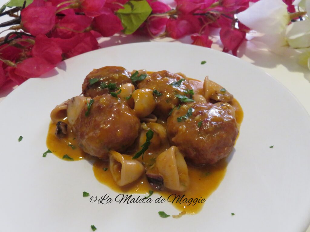 albóndigas con calamares