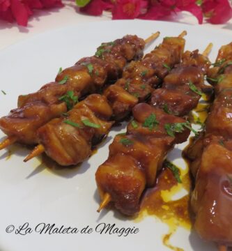 Brochetas en salsa de soja