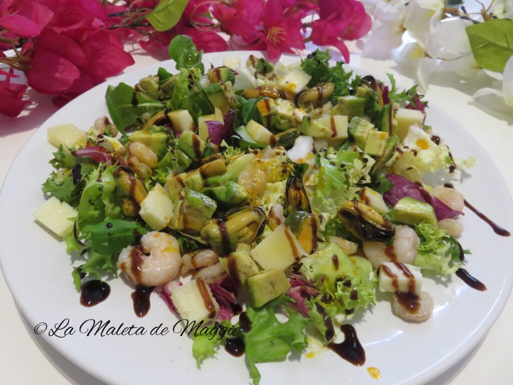 Ensalada de gambas y mejillones