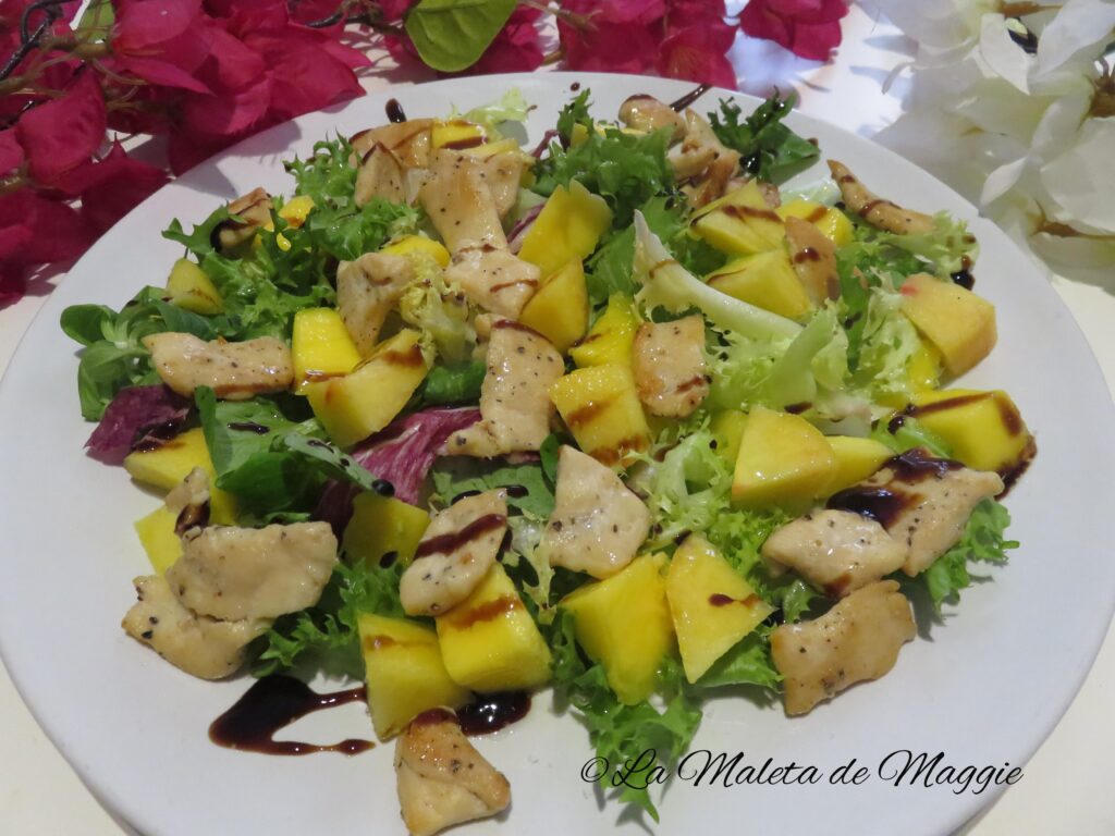 Ensalada de pollo y mango