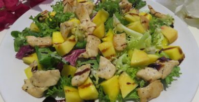 Ensalada de pollo y mango