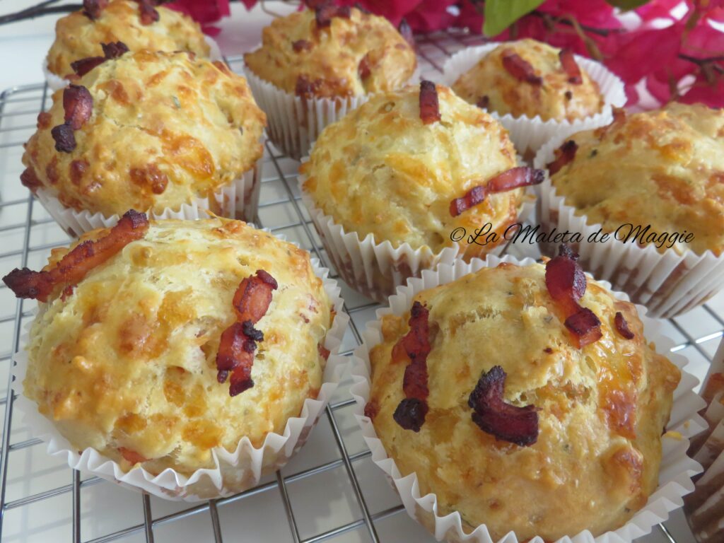 Muffins salados de bacon y queso