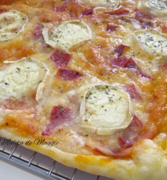 Hojaldre de jamón y queso de cabra