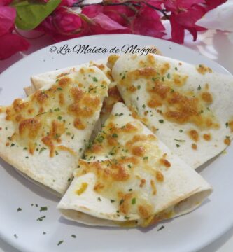 Triángulos de pollo cremoso al curry