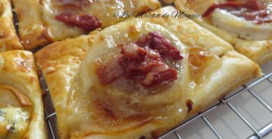 canapés de queso, cebolla y pimiento